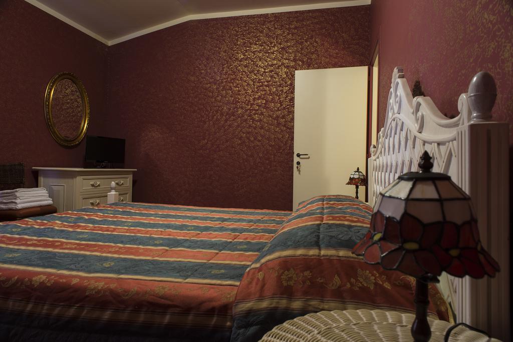 Casale Simbeni Bed and Breakfast Misano Adriatico Camera foto