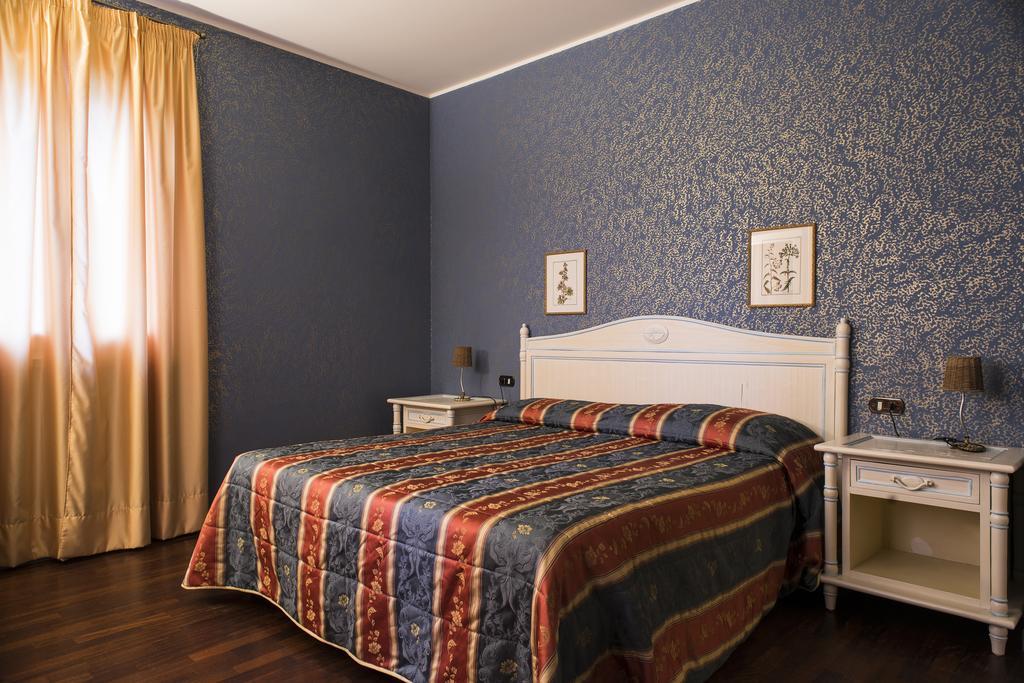 Casale Simbeni Bed and Breakfast Misano Adriatico Camera foto